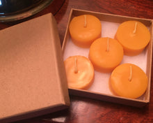 Load image into Gallery viewer, 5 Beeswax Tealight Candles in Gift Box